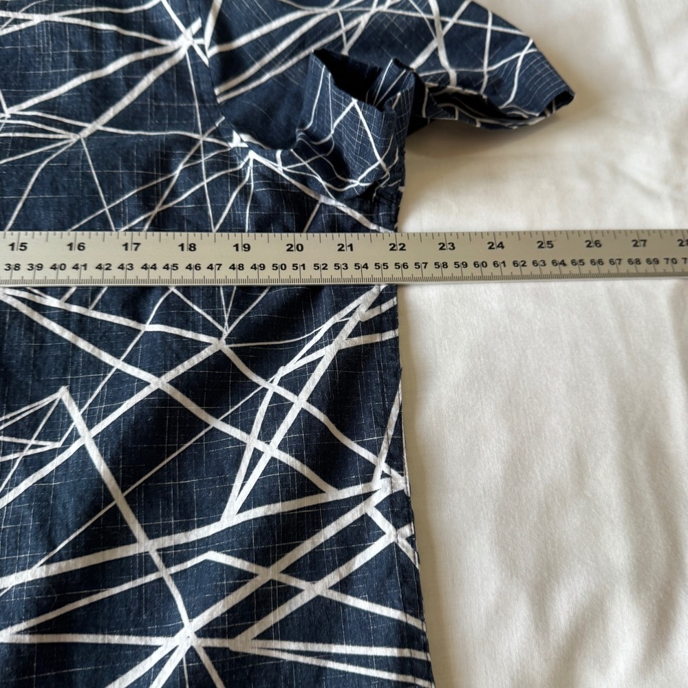 Perry Ellis Mens Short Sleeve Button Up Shirt Abstract Print Blue Large Resort - Picture 8 of 13